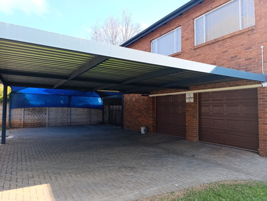 4 Bedroom Property for Sale in Fichardt Park Free State